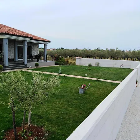 Mit Terrasse- Grill Und Garten By Interhome * Petrovija