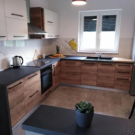 Feriehus Mit Terrasse- Grill Und Garten By Interhome Petrovija