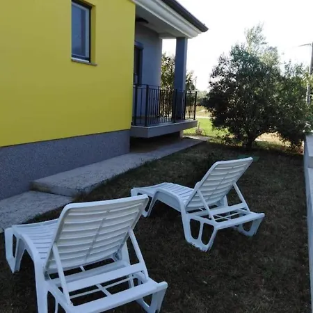 Mit Terrasse- Grill Und Garten By Interhome Petrovija